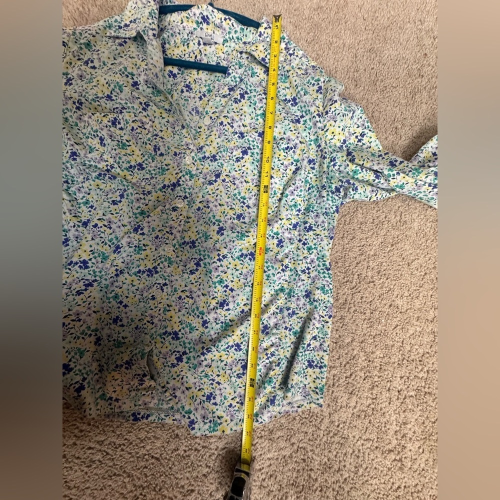 Croft & Barrow Floral Button-Up Blouse | Roll-Tab Sleeves | 1X - Picture 10 of 12